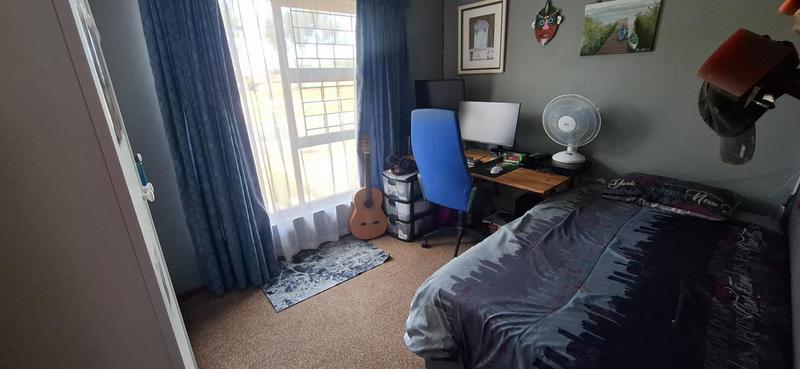 3 Bedroom Property for Sale in Bothasig Western Cape